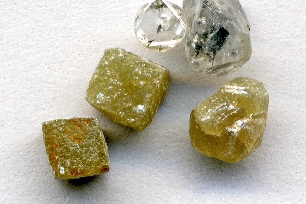 Buy rough diamonds in Sierra Leone